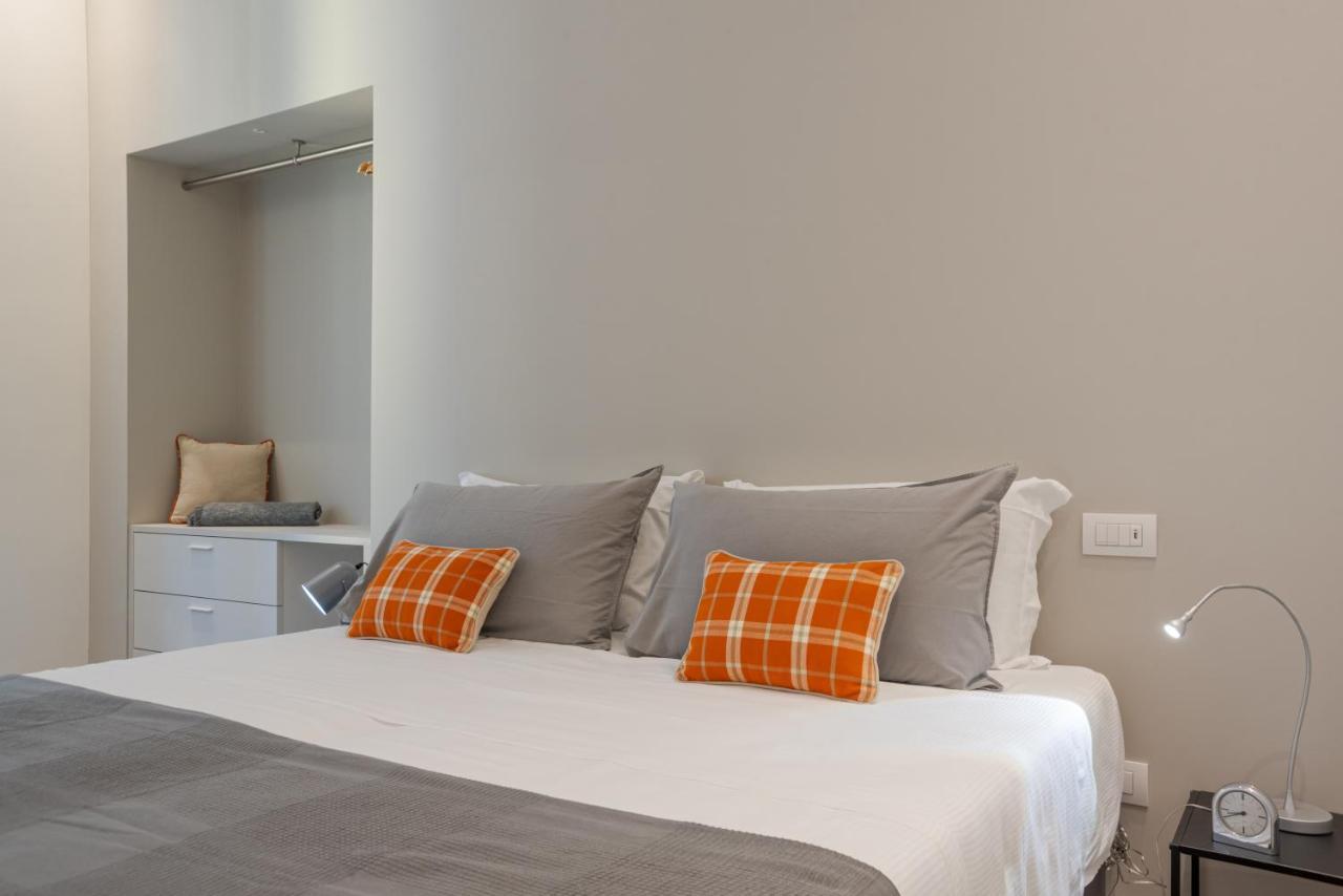 Suite Del Vescovo - By MyhomeinCôme Extérieur photo